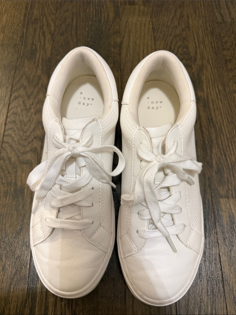 a new day Women's White Maddison Low-Top Lace-Up Sneakers